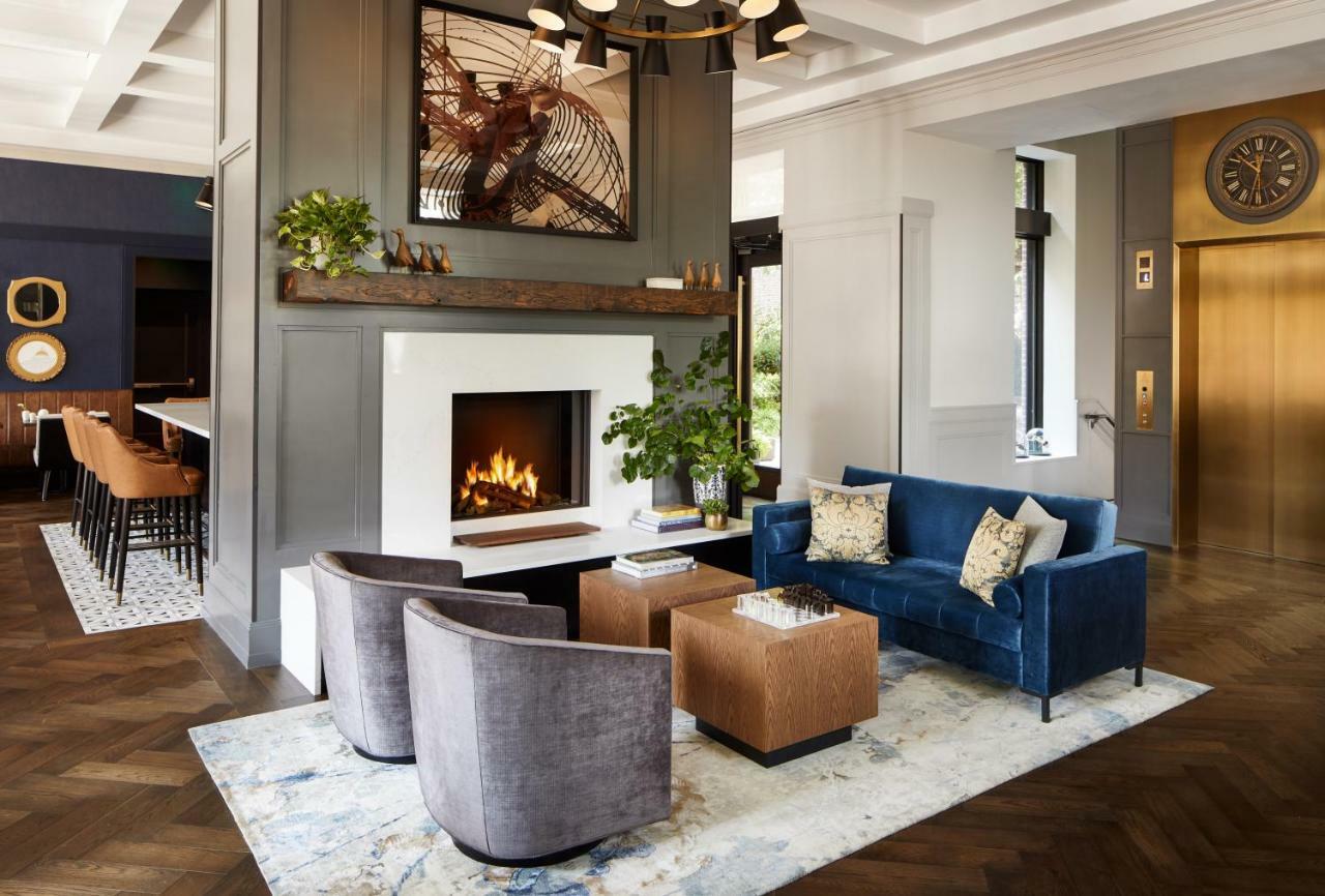 The Whitney Hotel Boston Exterior foto The lounge at the 100 Lincoln Street