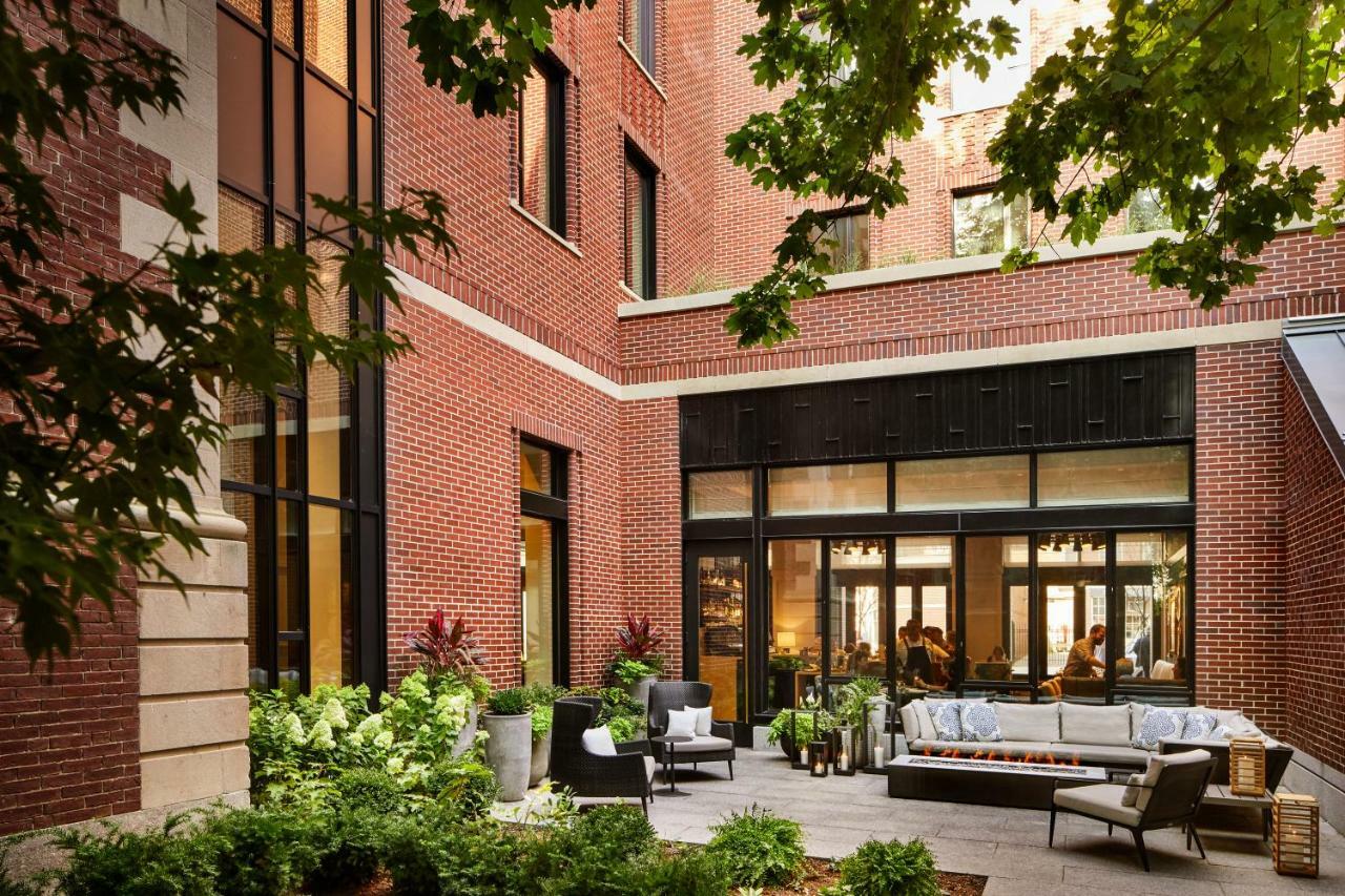 The Whitney Hotel Boston Exterior foto The courtyard at the London edition