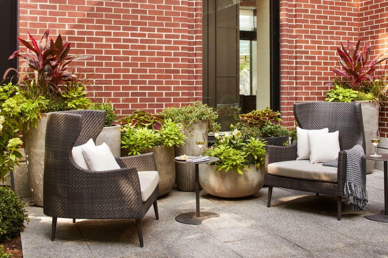 The Whitney Hotel Boston Exterior foto The outdoor terrace at the 100 East 53rd Street building