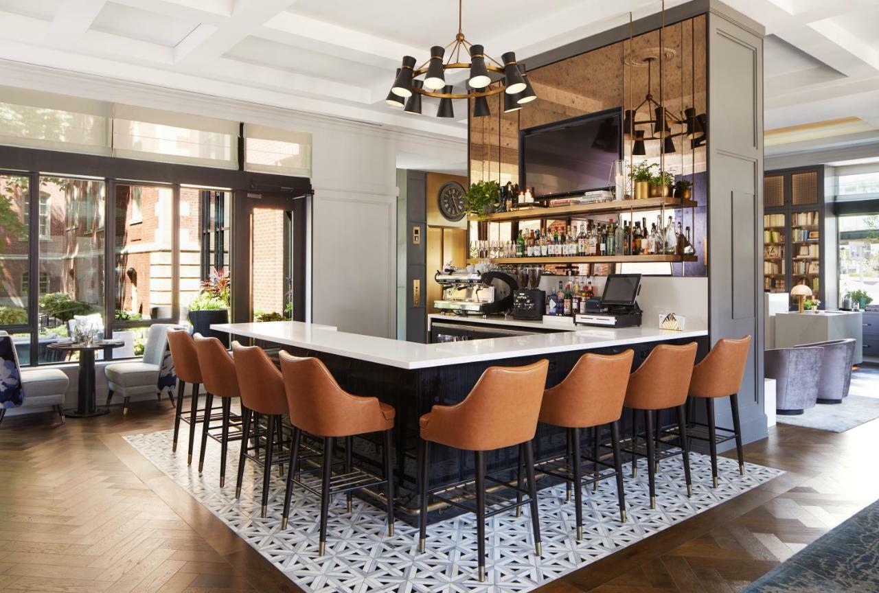 The Whitney Hotel Boston Exterior foto The bar at the hotel