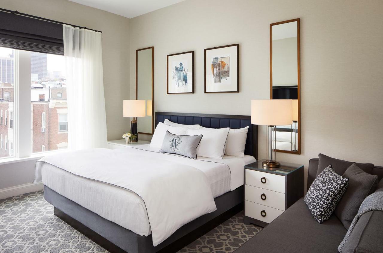 The Whitney Hotel Boston Exterior foto A bedroom at the Hotel Commonwealth