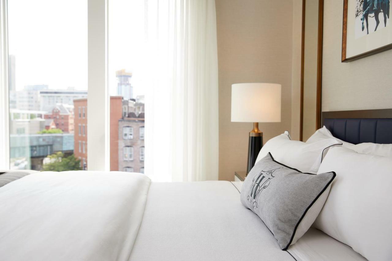 The Whitney Hotel Boston Exterior foto A bedroom at the hotel