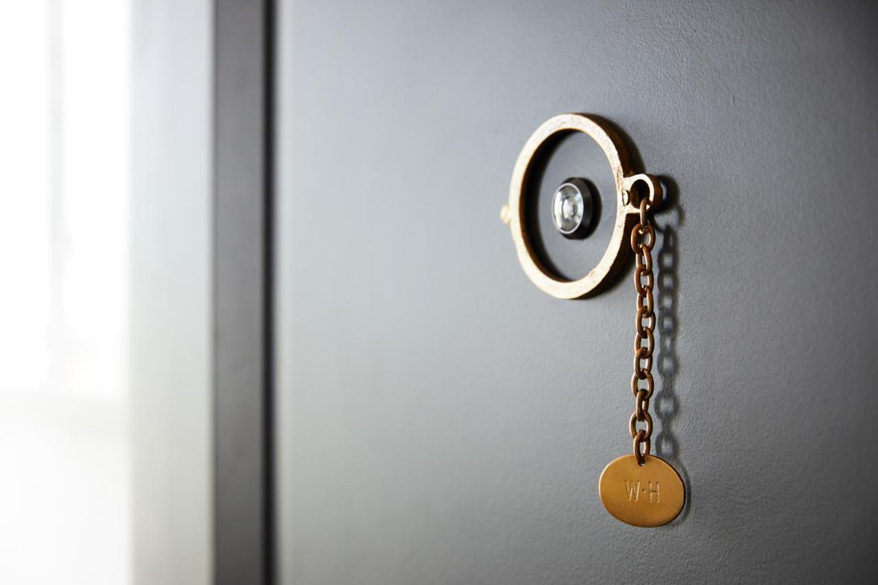 The Whitney Hotel Boston Exterior foto A safe with a key