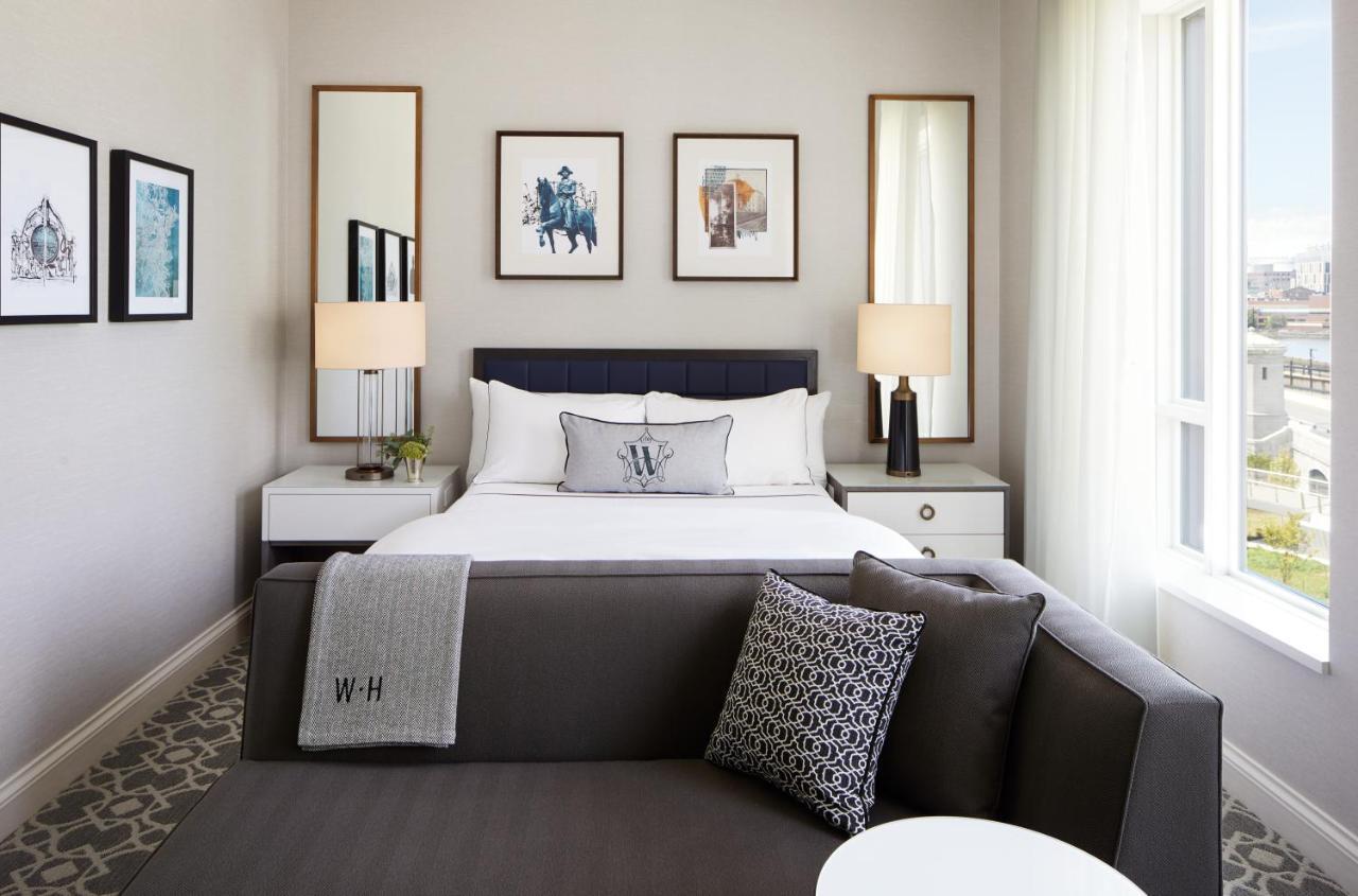 The Whitney Hotel Boston Exterior foto A bedroom at the West Hollywood hotel