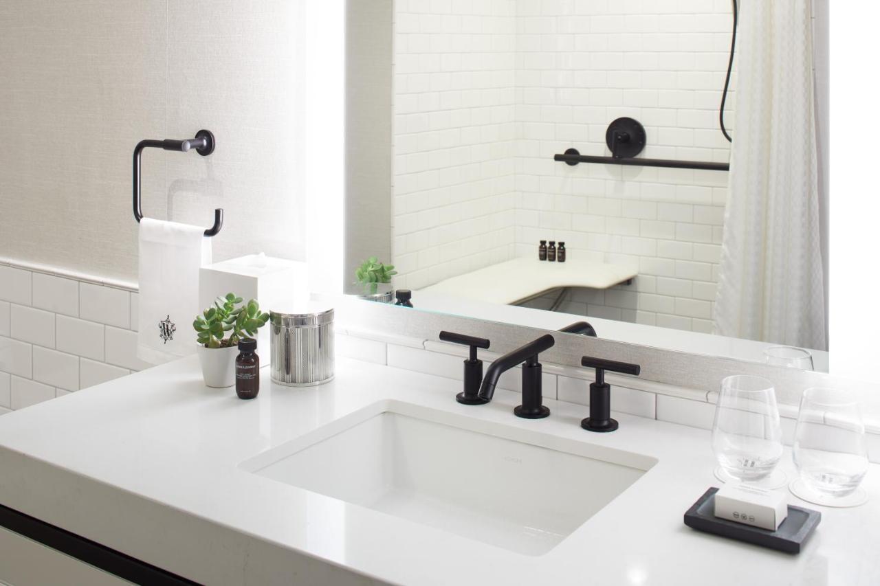 The Whitney Hotel Boston Exterior foto Bathroom fixtures