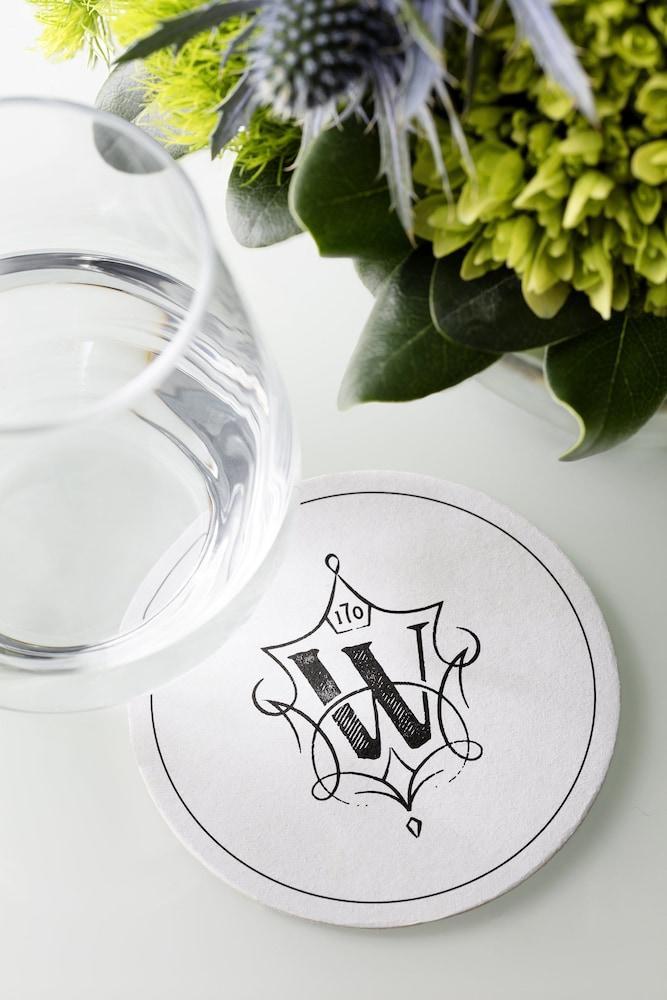 The Whitney Hotel Boston Exterior foto A glass of water